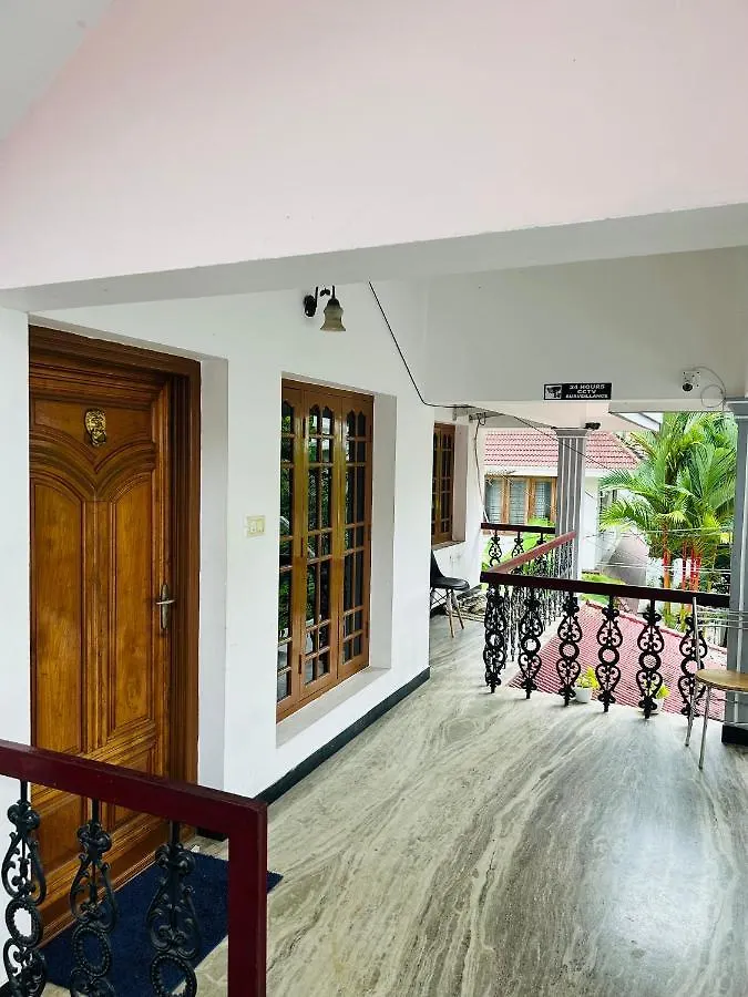 홈스테이 Bacadi Inn Kochi
